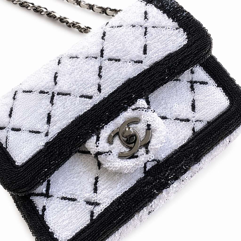Chanel White & Black Sequin Quilted Diamond Evening Clutch | Two-Scale Composition, White Leather Interior & Gunmetal Chain